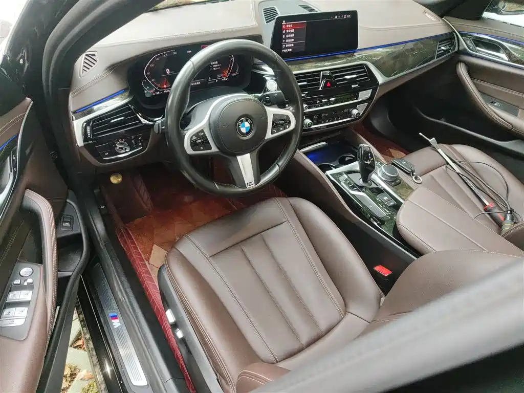 BMW 5 Series 2020 — фото 22