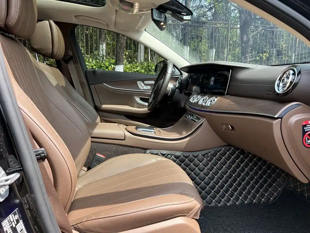 Mercedes-Benz E-Class 2023 — фото 15