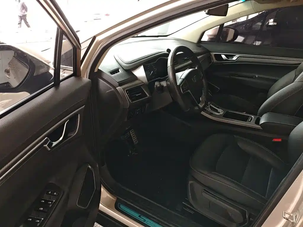 Geely Emgrand GS 2018 — фото 12
