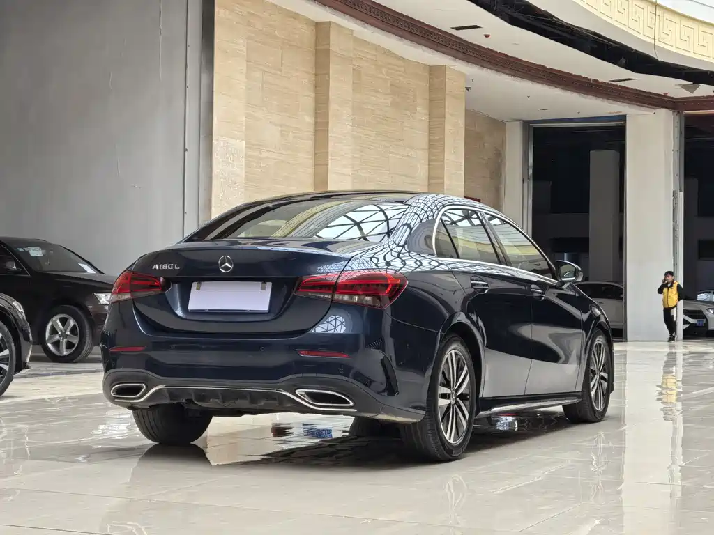 Mercedes-Benz A-Class 2019 — фото 17