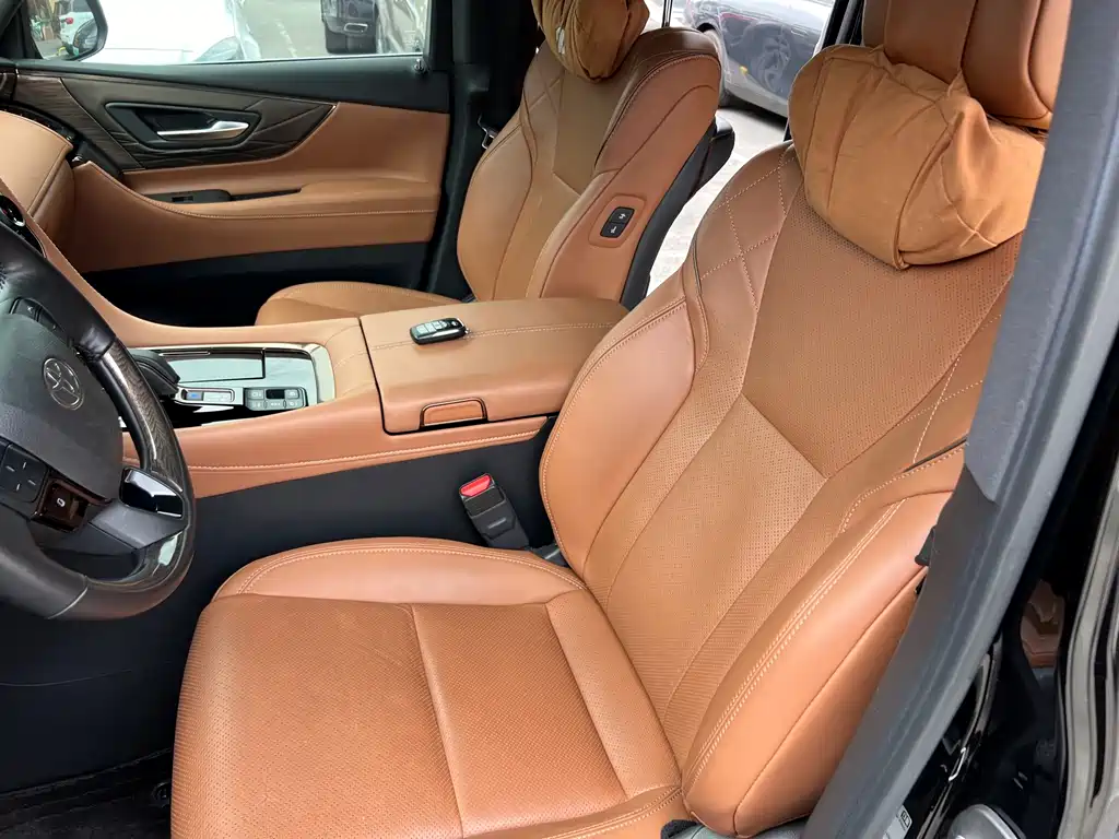 Toyota Alphard 2024 — фото 9