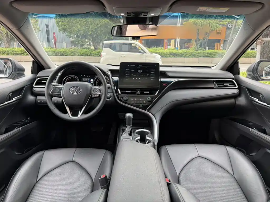Toyota Camry 2022 — фото 14