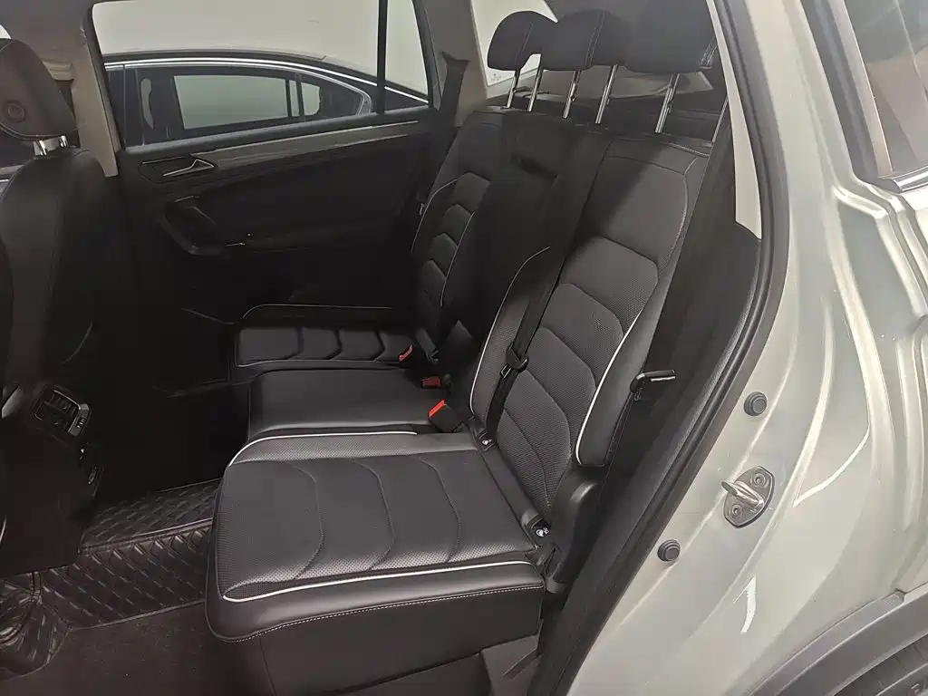 Volkswagen Tiguan L 2021 — фото 13