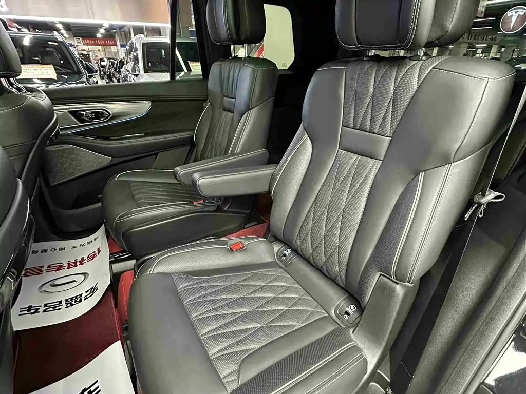 GAC Motor Trumpchi GS8 2023 — фото 27