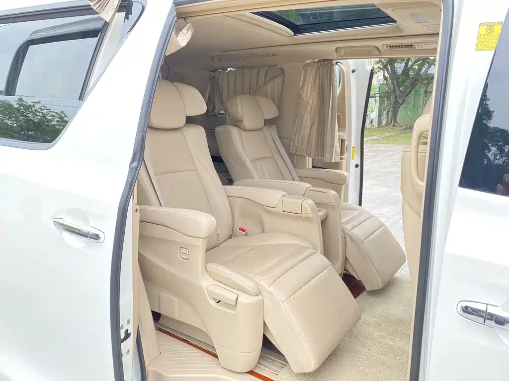 Toyota Alphard 2012 — фото 17