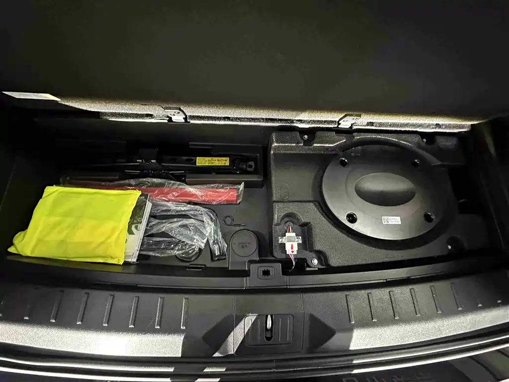 GAC Motor Trumpchi GS8 2023 — фото 37