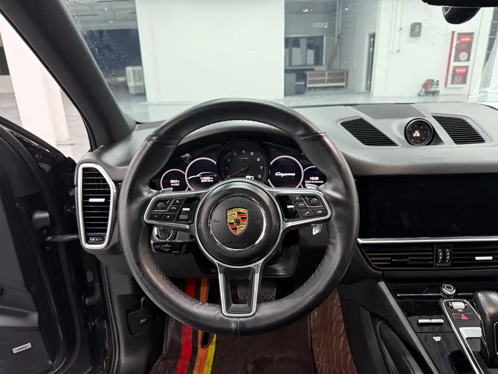 Porsche Cayenne 2019 — фото 10