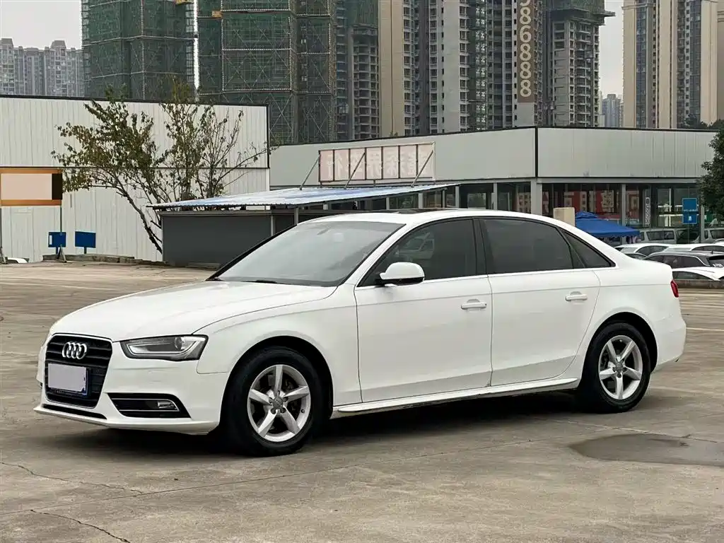 Audi A4L 2013 — фото 1