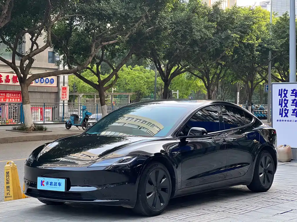 Tesla Model 3 2024 — фото 1