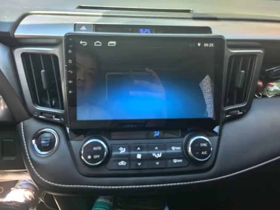 Toyota RAV4 2019 — фото 13
