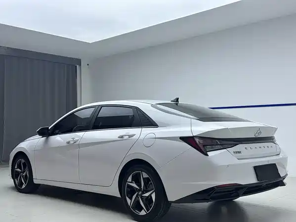 Hyundai Elantra 2021