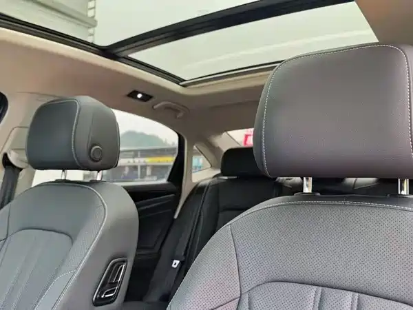 Volkswagen Passat 2025