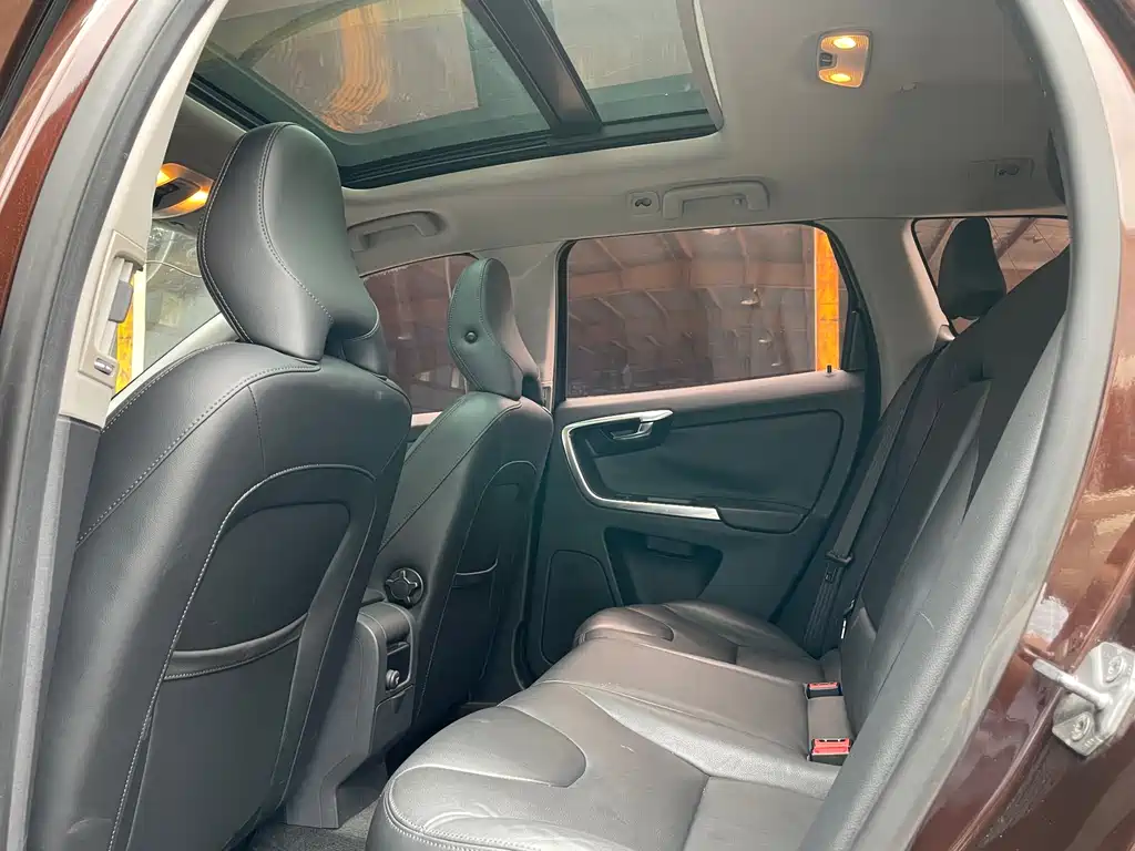 Volvo XC60 2014 — фото 6