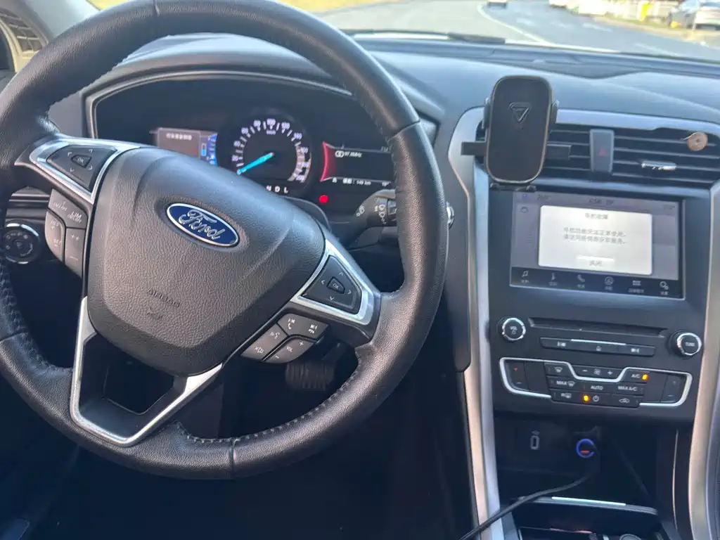 Ford Mondeo New Energy 2018 — фото 16