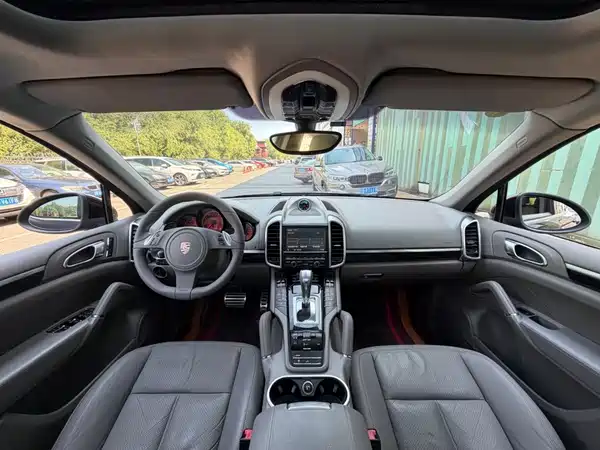 Porsche Cayenne 2011