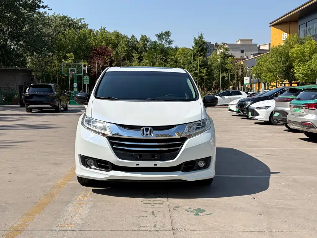 Honda Odyssey 2018 — фото 2