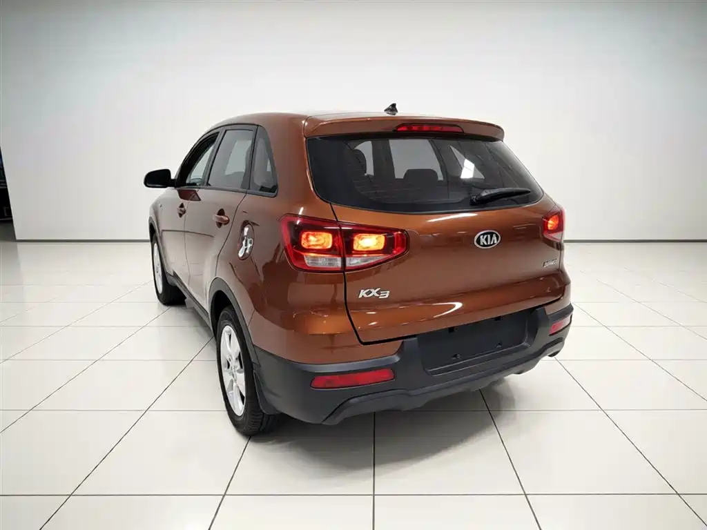 Kia KX3 2018 — фото 5