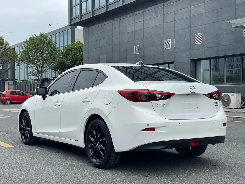 Mazda 3 Axela 2016 — фото 13