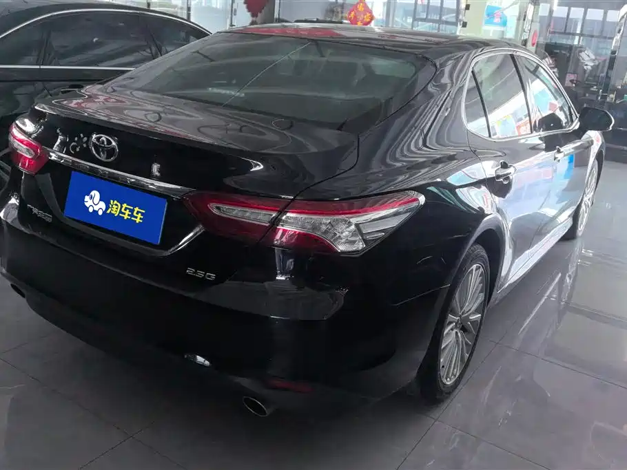 Toyota Camry 2020 — фото 3