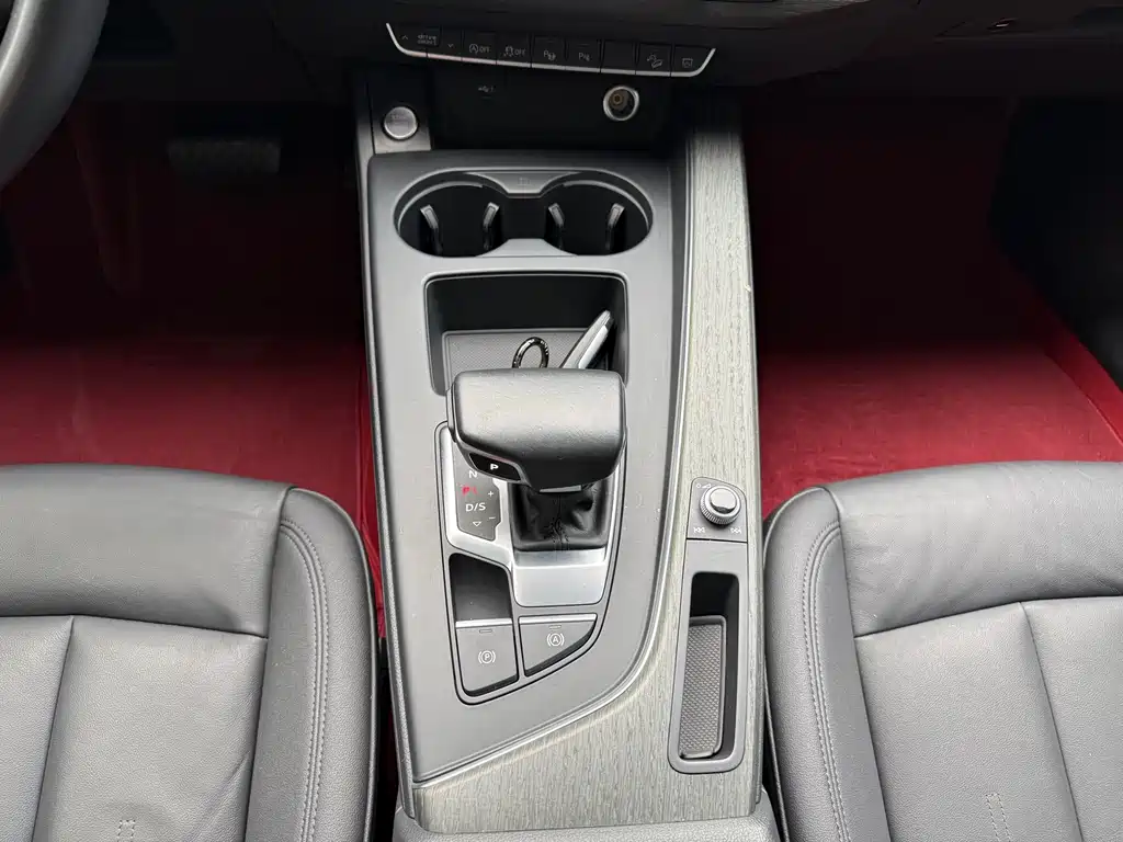 Audi A4 2021 — фото 14