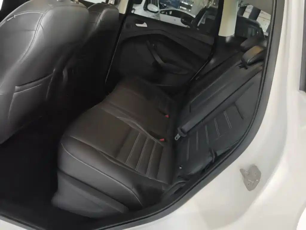 Ford Kuga 2017 — фото 17