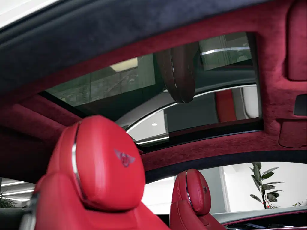 Bentley Continental 2022 — фото 16