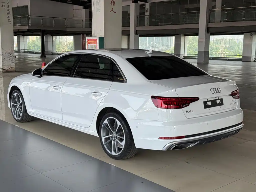 Audi A4L 2019