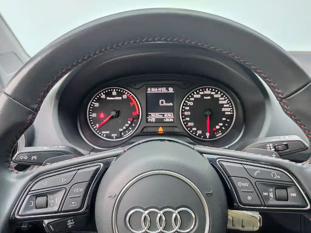 Audi Q2L 2022 — фото 17