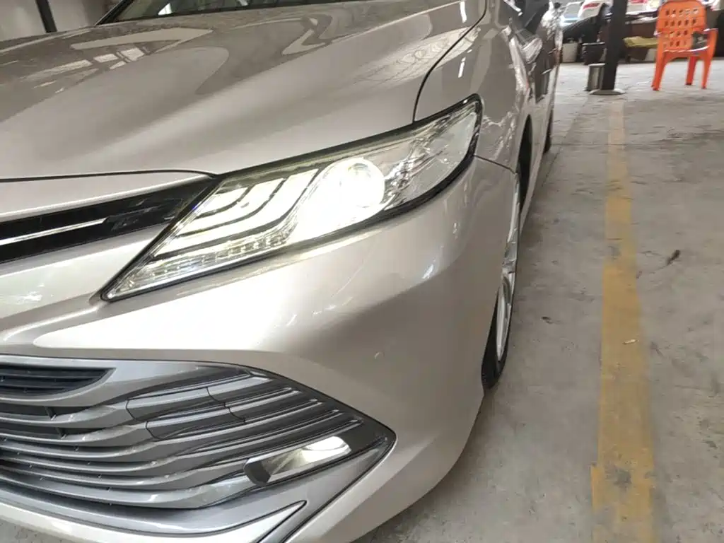 Toyota Camry 2018 — фото 24