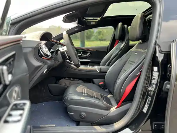 Mercedes-Benz EQE AMG 2023