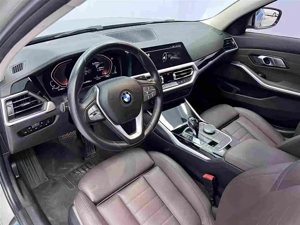 BMW 3 Series 2019 — фото 7