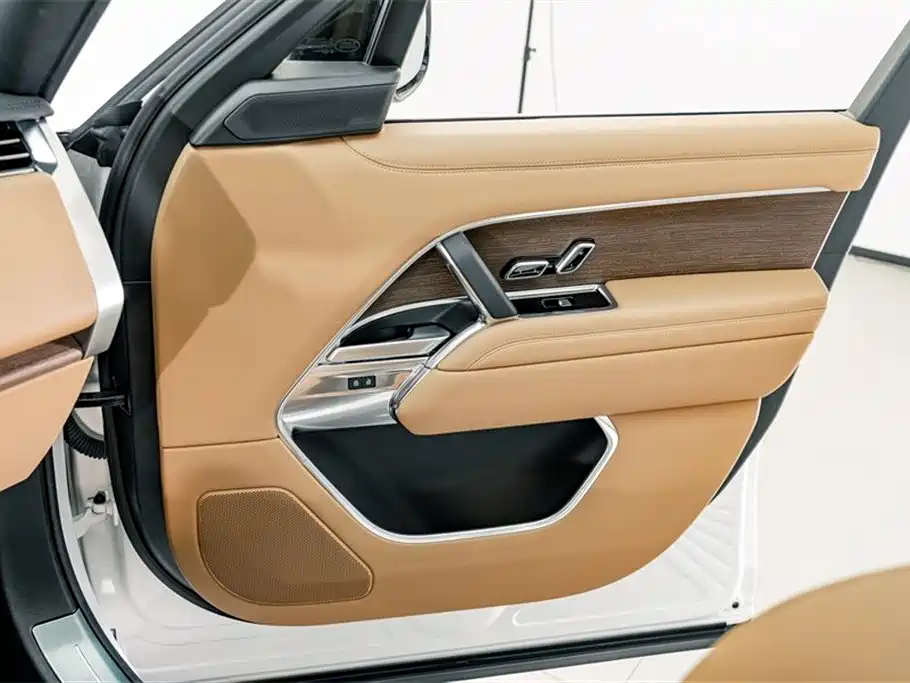 Land Rover Range Rover 2023 — фото 16