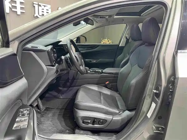 Lexus NX 2023