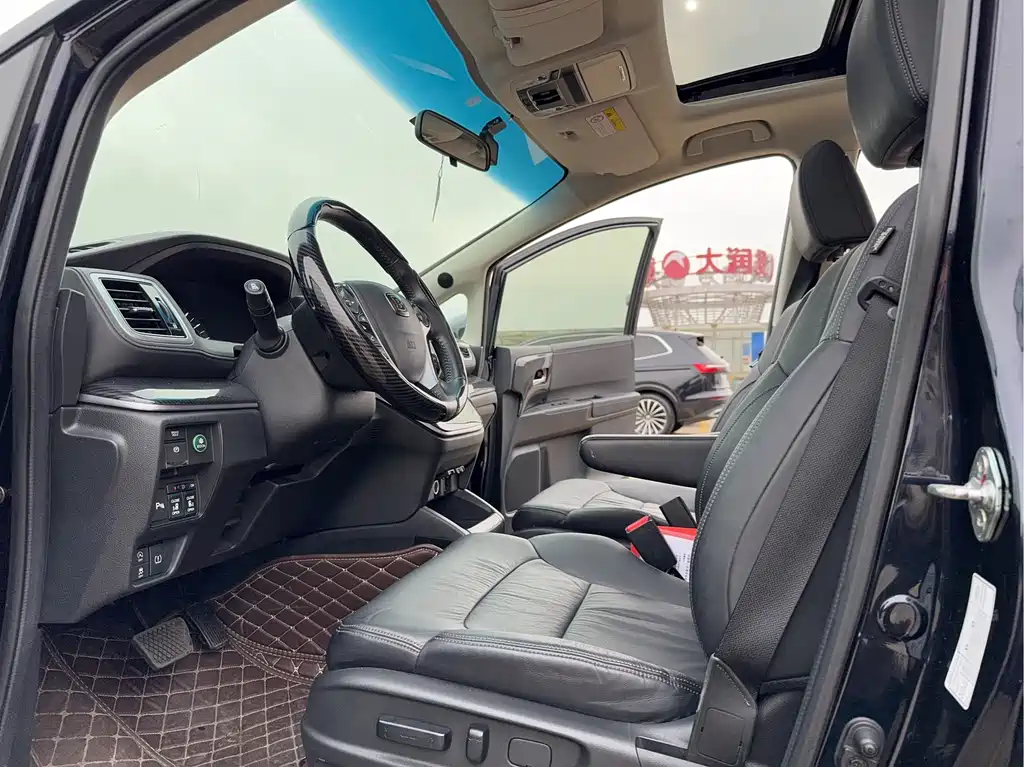Honda Odyssey 2018 — фото 10