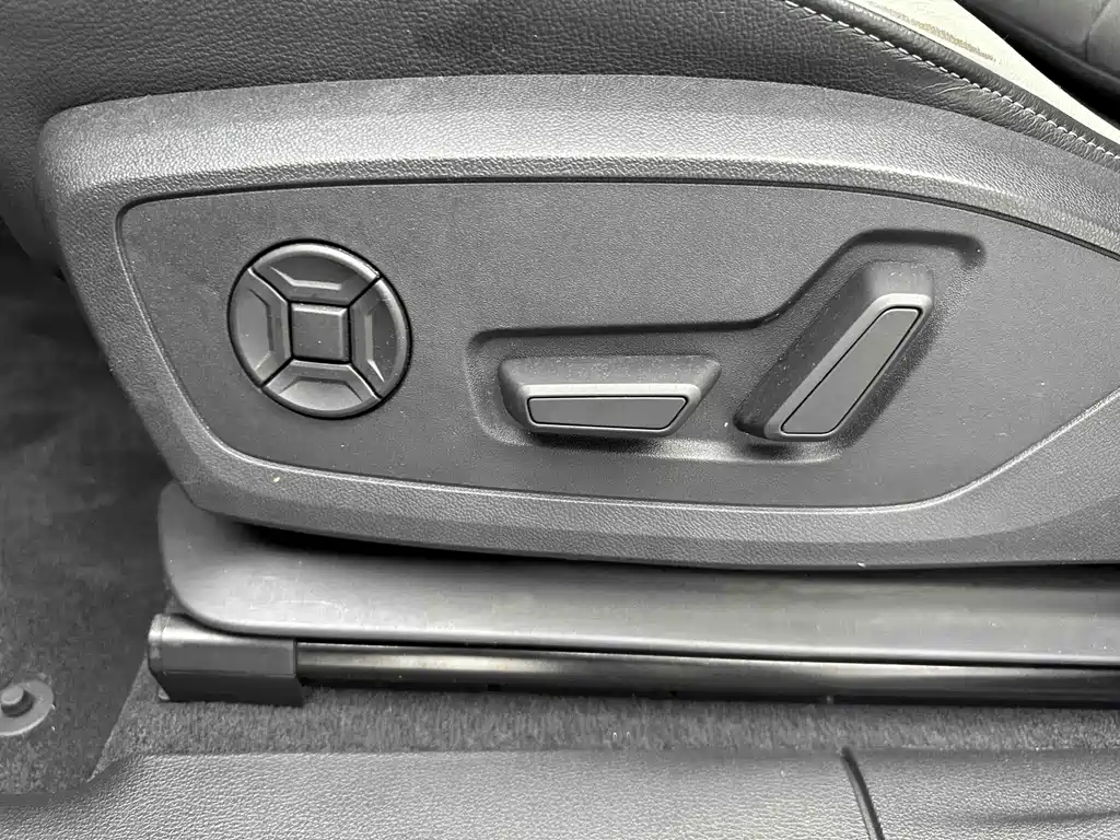 Audi Q3 2022 — фото 12