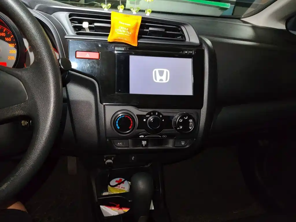 Honda Fit 2015 — фото 10