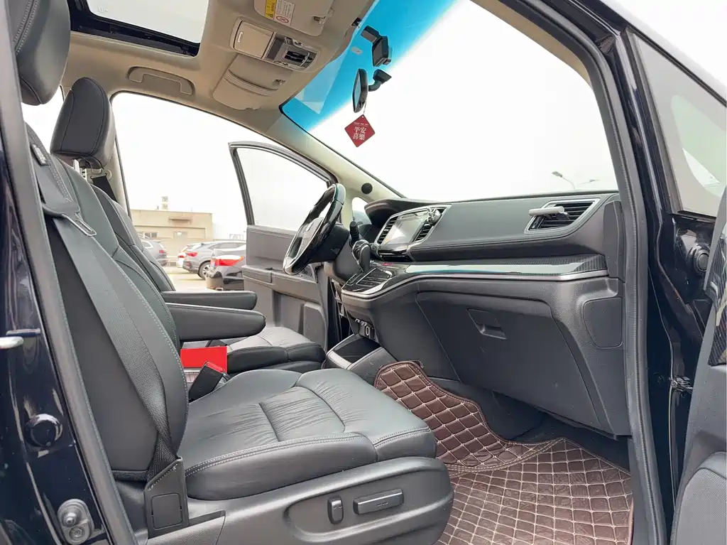 Honda Odyssey 2018 — фото 12
