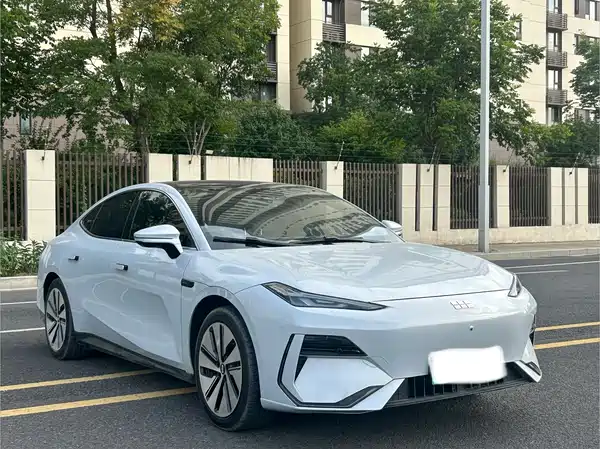 Geely Galaxy E8 2024