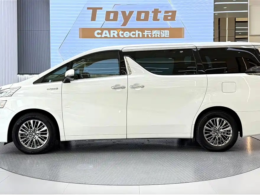 Toyota Vellfire 2022 — фото 3