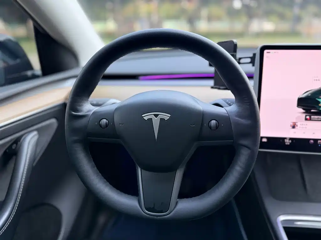 Tesla Model Y 2022 — фото 9