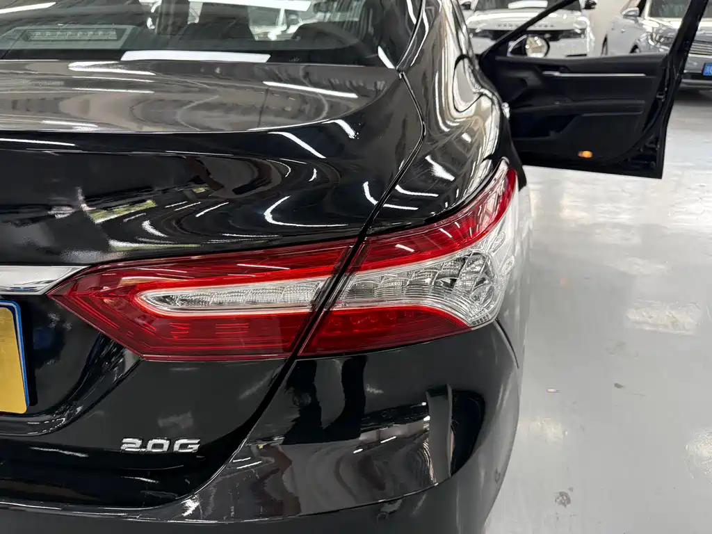 Toyota Camry 2020 — фото 16