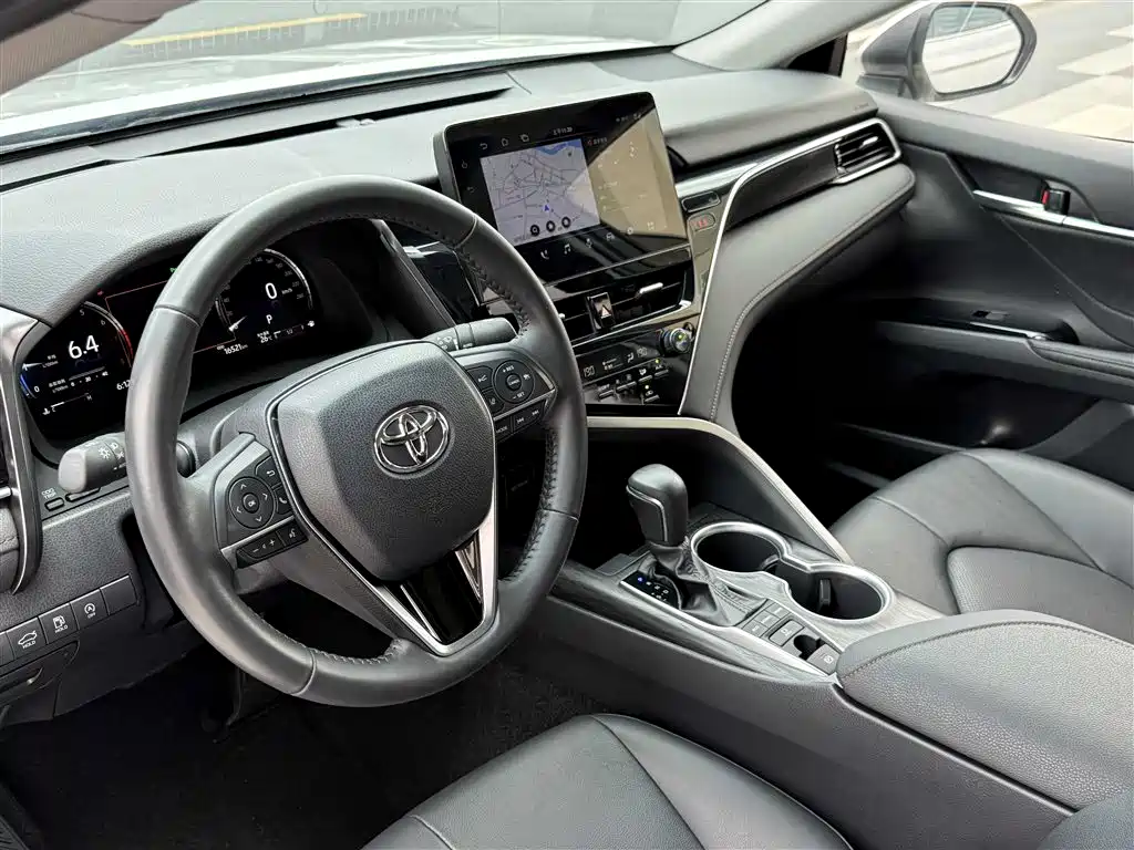 Toyota Camry 2024 — фото 38