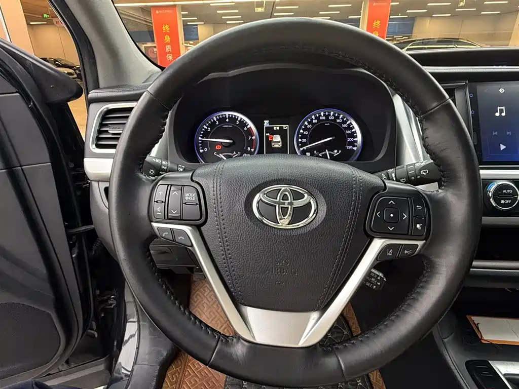 Toyota Highlander 2020 — фото 8