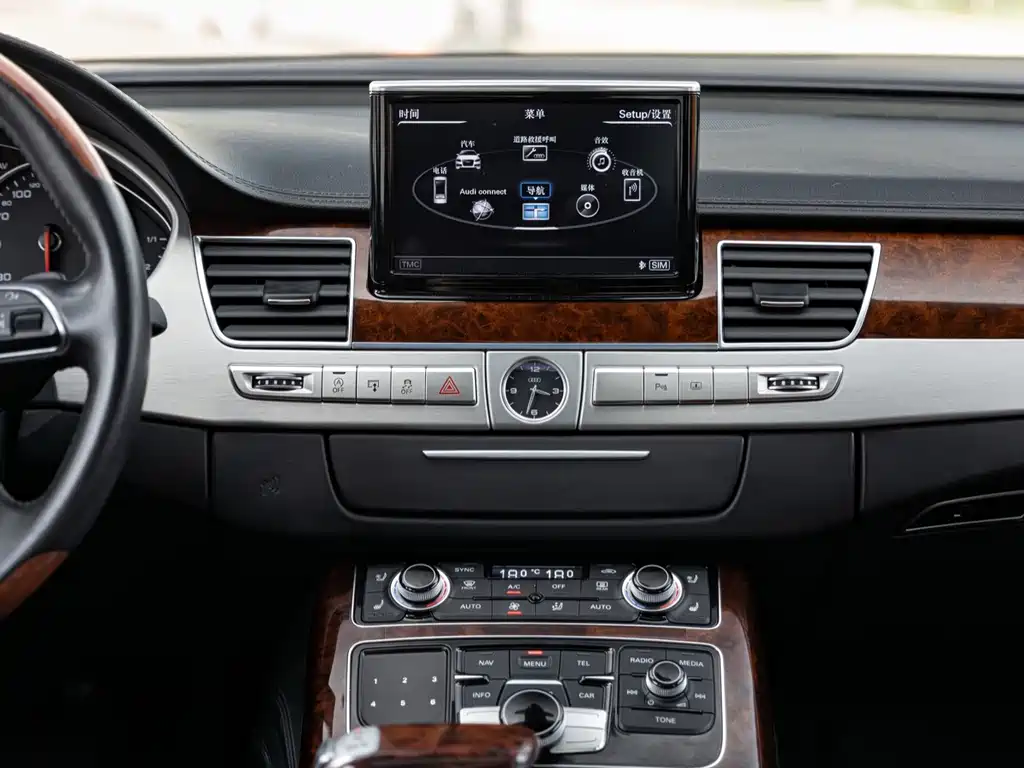 Audi A8 2013 — фото 14