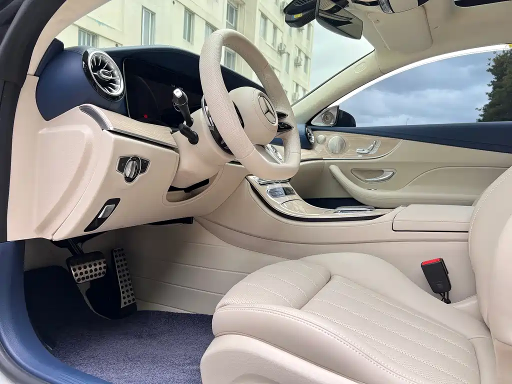 Mercedes-Benz E-Class 2023 — фото 16