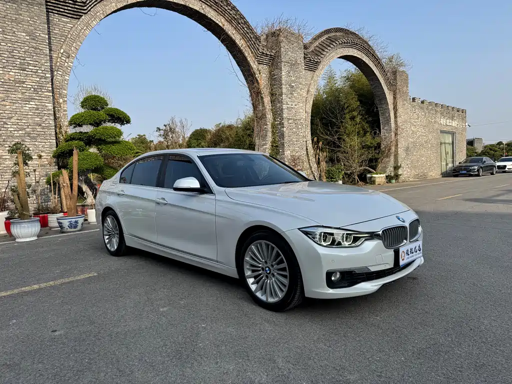 BMW 3 Series 2018 — фото 2