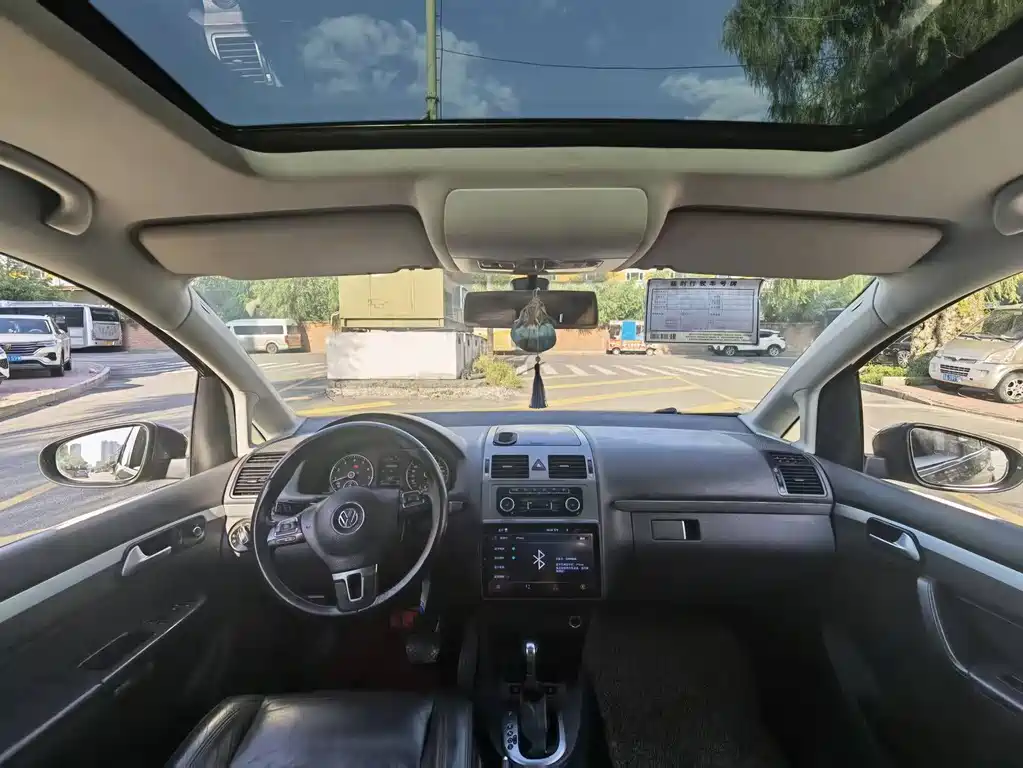 Volkswagen Touran 2014