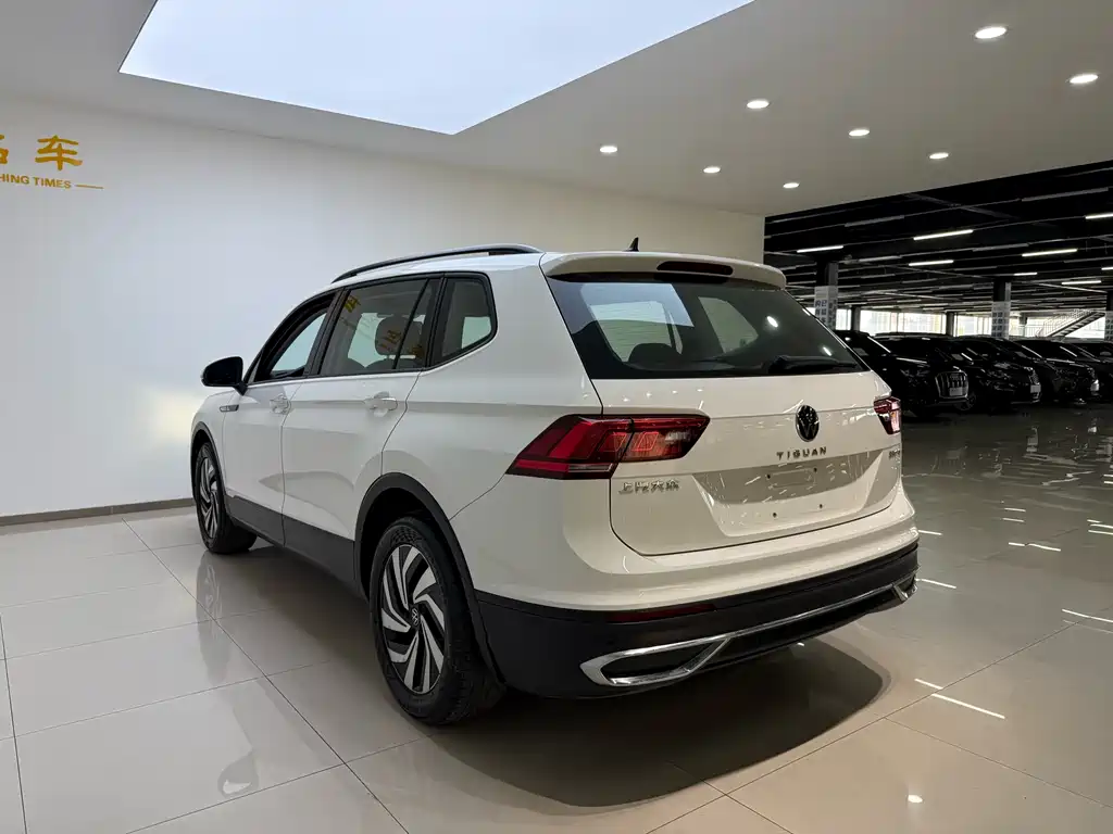 Volkswagen Tiguan L 2022 — фото 17