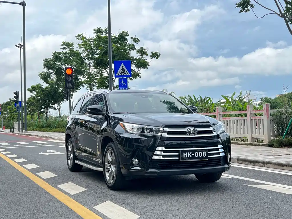 Toyota Highlander 2018 — фото 3