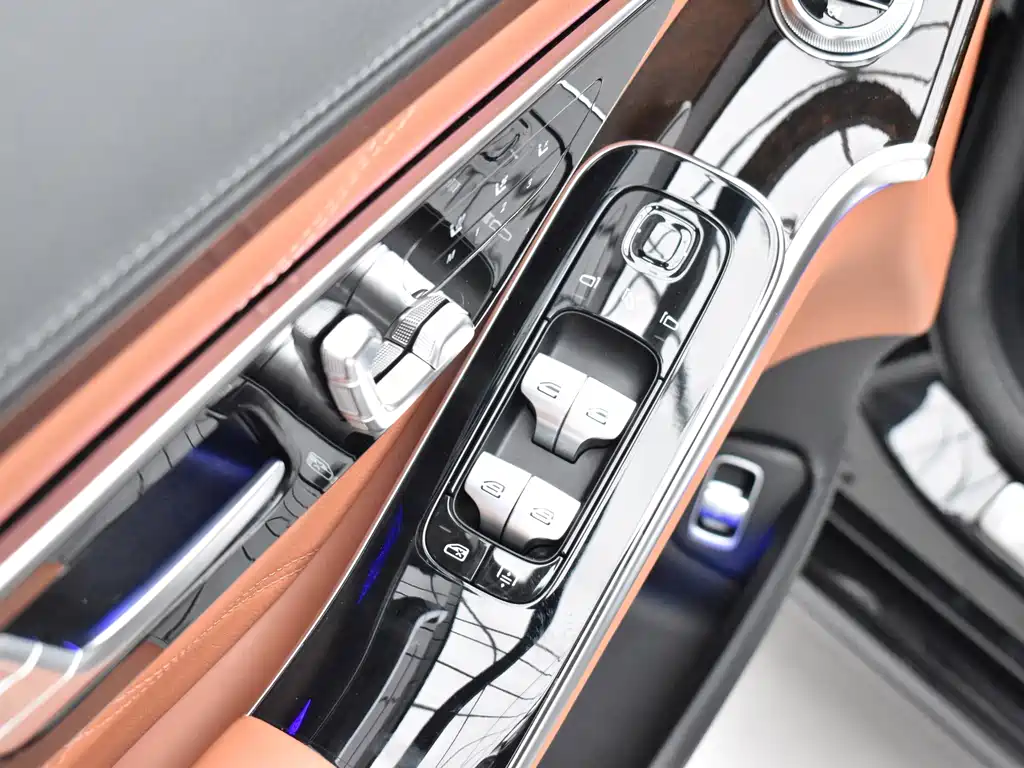 Mercedes-Benz Maybach S-Class 2021 — фото 13